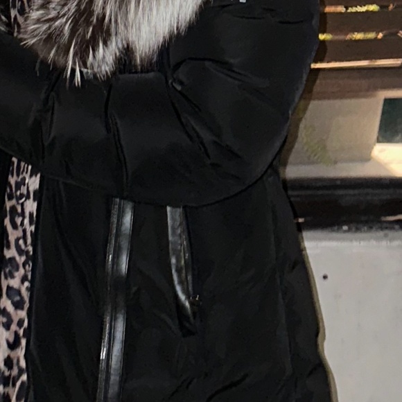 Mackage ADALI-X Down coat with silver fox fur Signature Mackage Collar - Picture 3 of 3